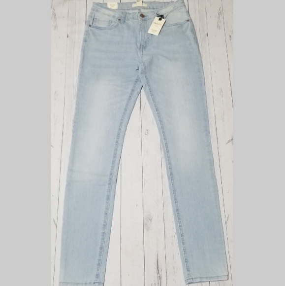FOREVER 21 Mid Rise Skinny Light Denim Jeans - Picture 4 of 8